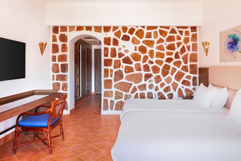 Deluxe Double or Twin Room, Pool View - Photo 2