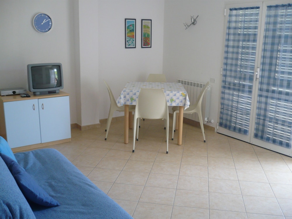 Deluxe Apartment, 1 Bedroom, Sea View (4 pax) photo 3