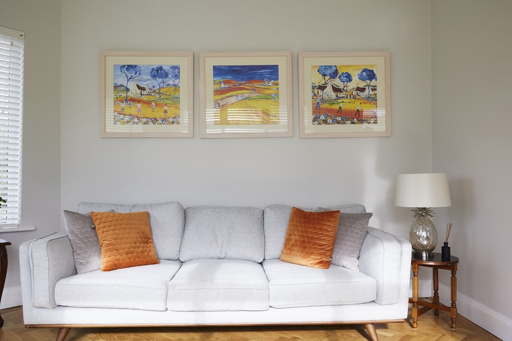 Luxury House photo 2