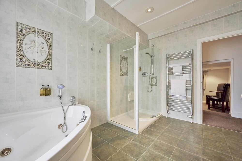 Superior Room (Courtyard Suite) photo 2