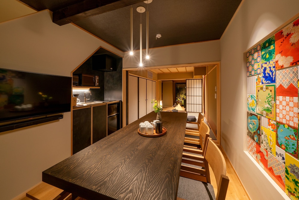 Traditional House, 3 Bedrooms, Kitchen, Garden View photo 2