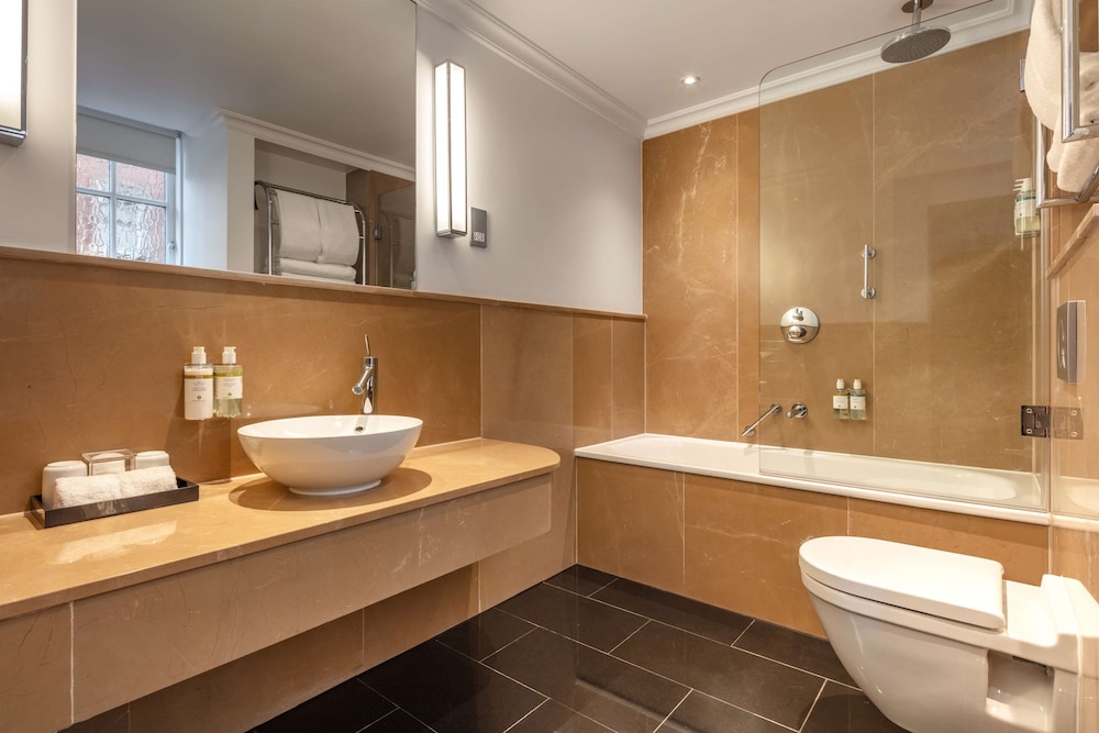 Standard Room thumbnail 6