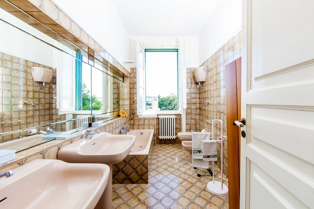 Triple Room, Pool Access photo 3