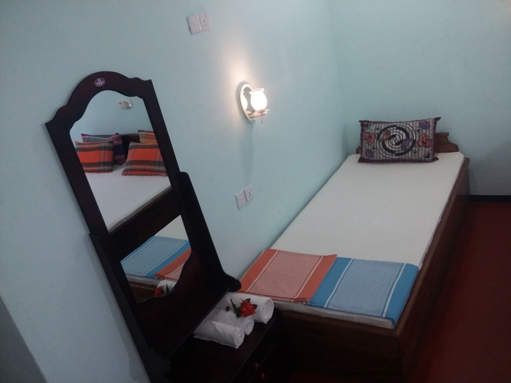 Budget Double Room photo 2