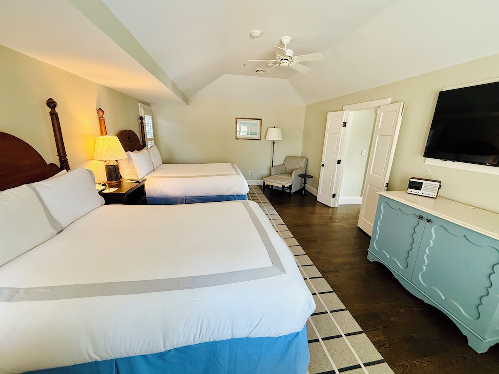 Suite, 2 Queen Beds, Partial Ocean View (Cottage)