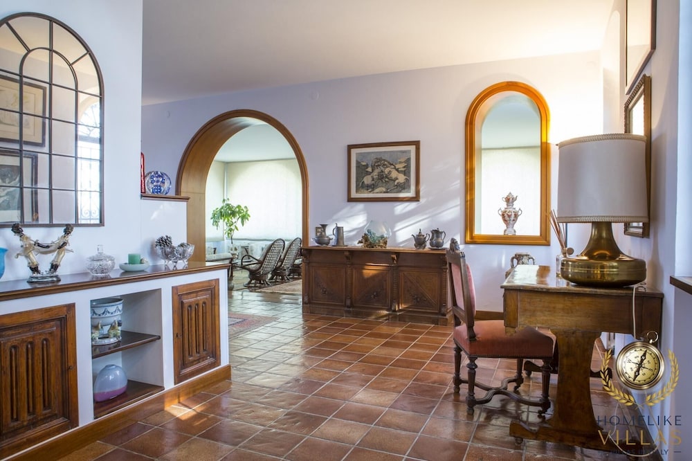 Villa (4 Bedrooms)
