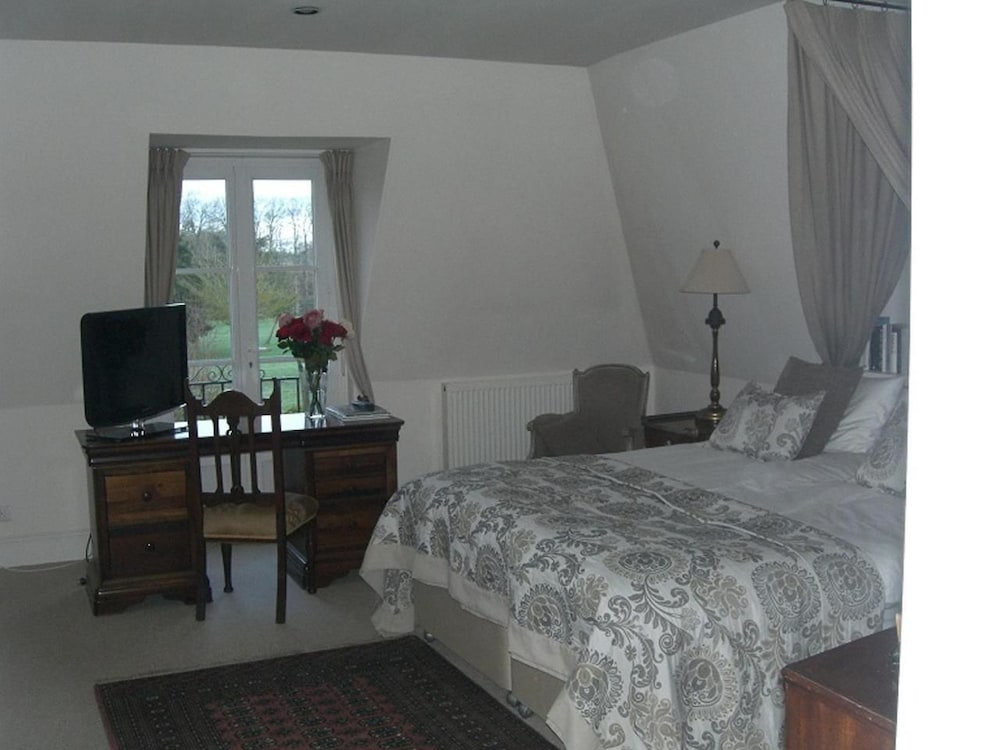 Honeymoon Suite photo 2