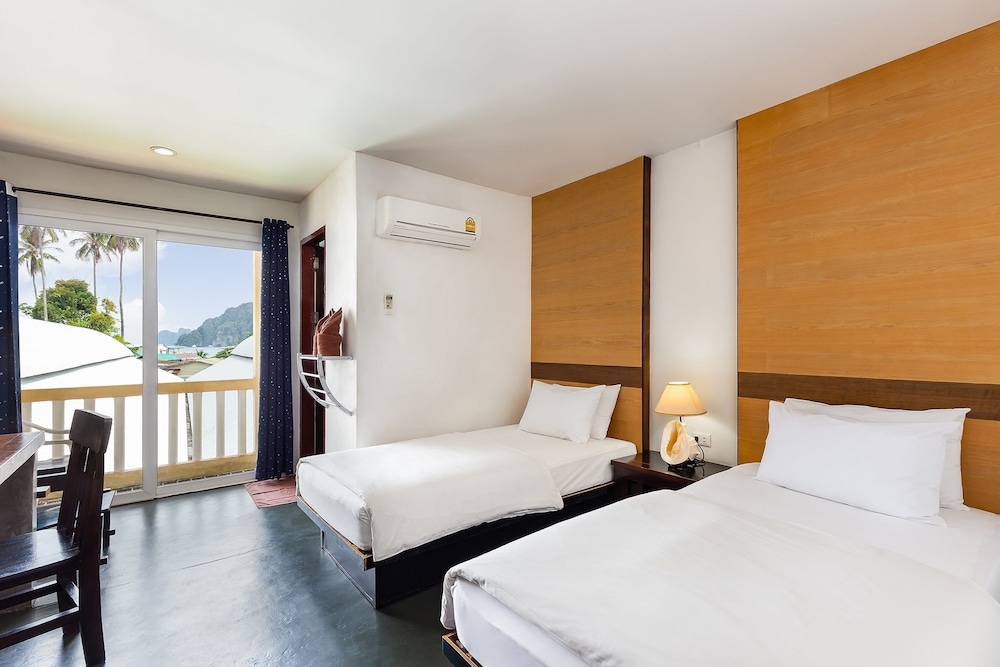 Standard Twin Room - Photo 8