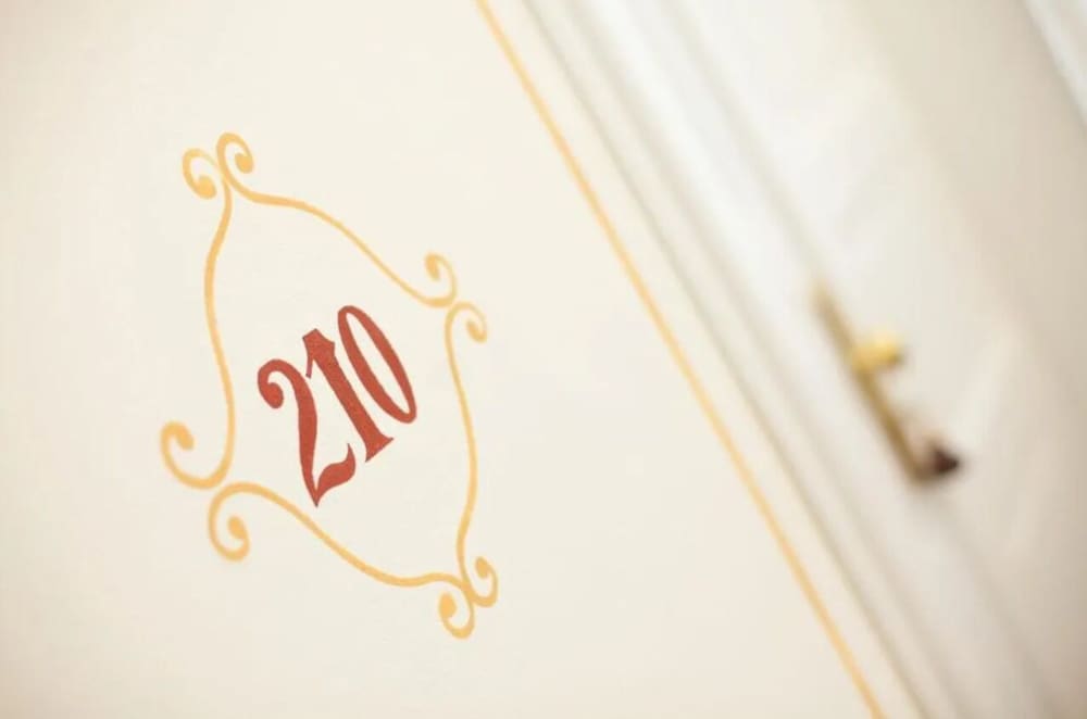 Standard Double Room - Photo 2