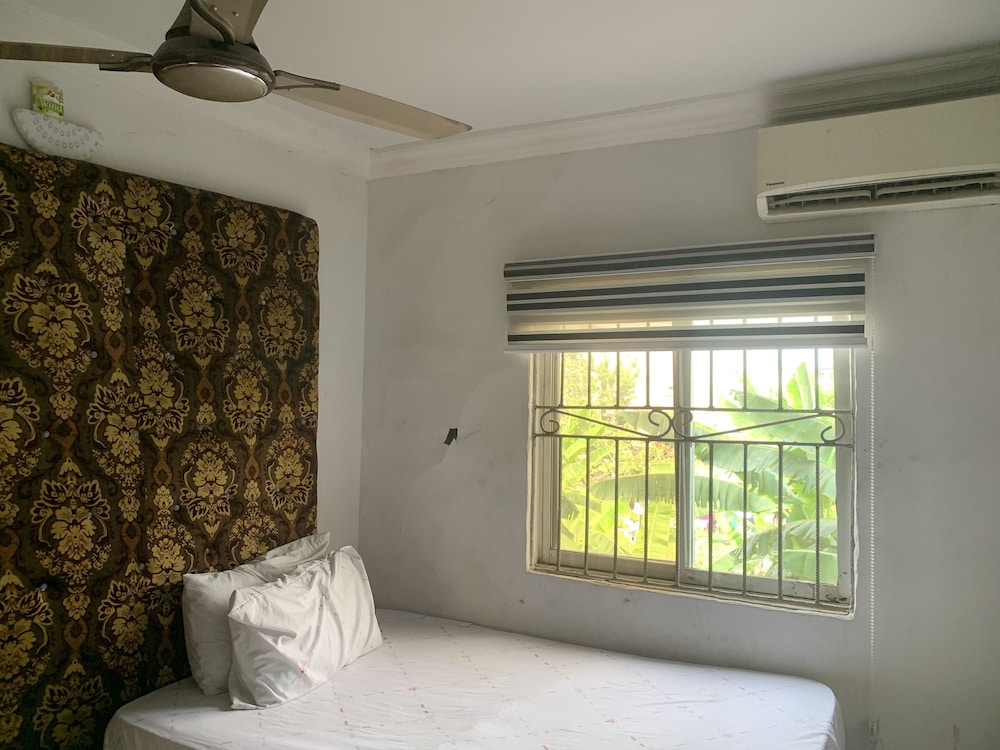 Classic Single Room