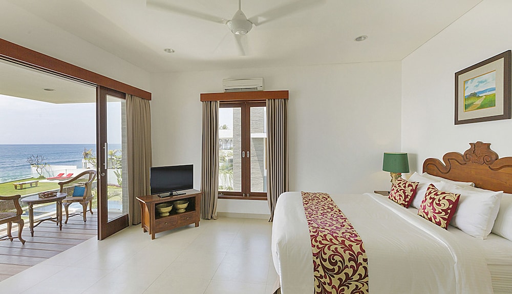 One Bedroom Beachfront photo 3