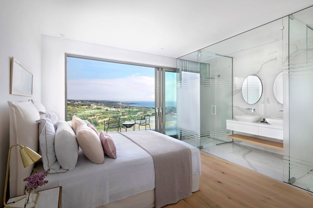 Villa photo 1