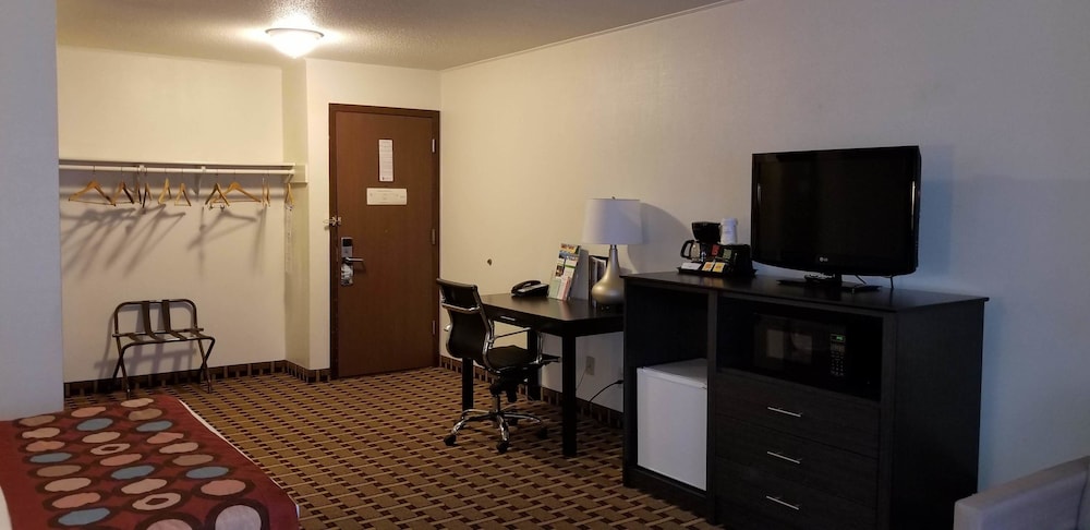 Studio Suite, 2 Queen Beds, Non Smoking - Photo 6