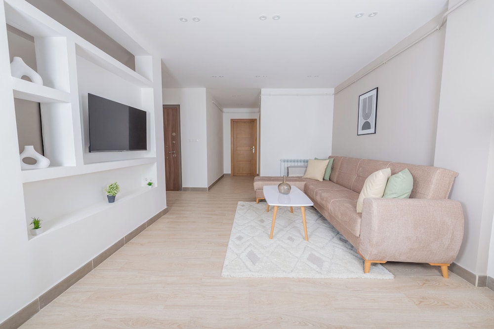 Apartment photo 1