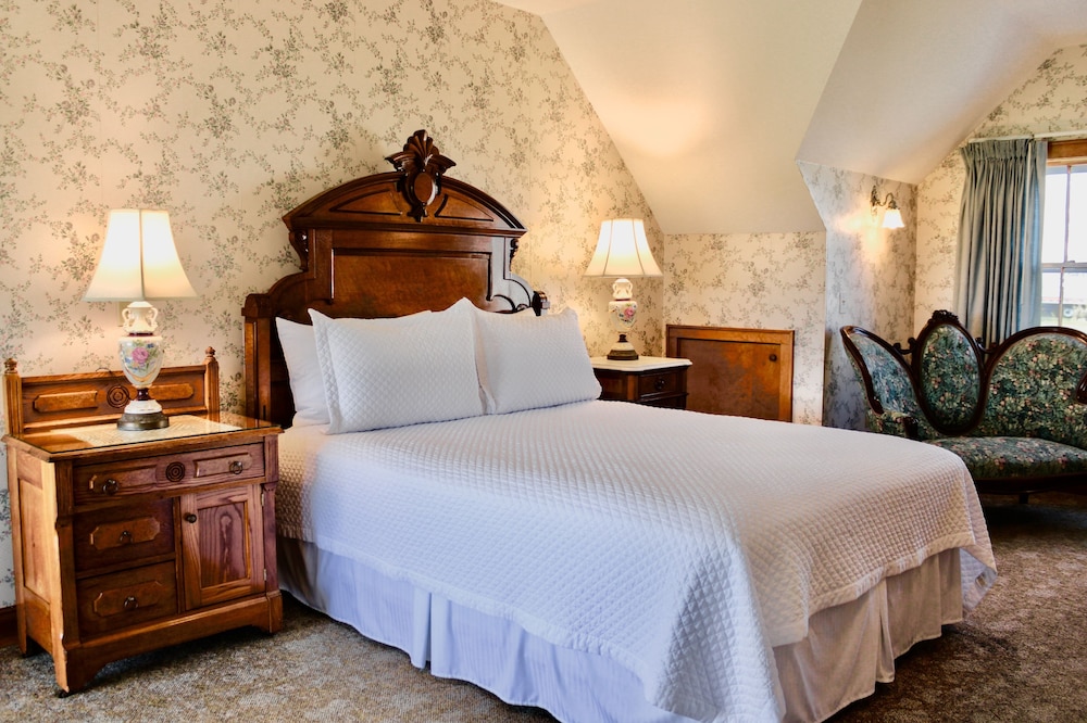 Room, 1 Queen Bed, Non Smoking, Garden View