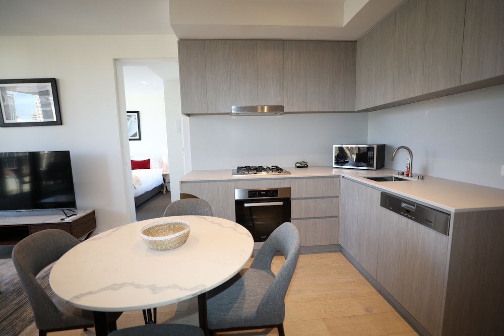 Two Bedroom One Bathroom Apartment - Photo 13