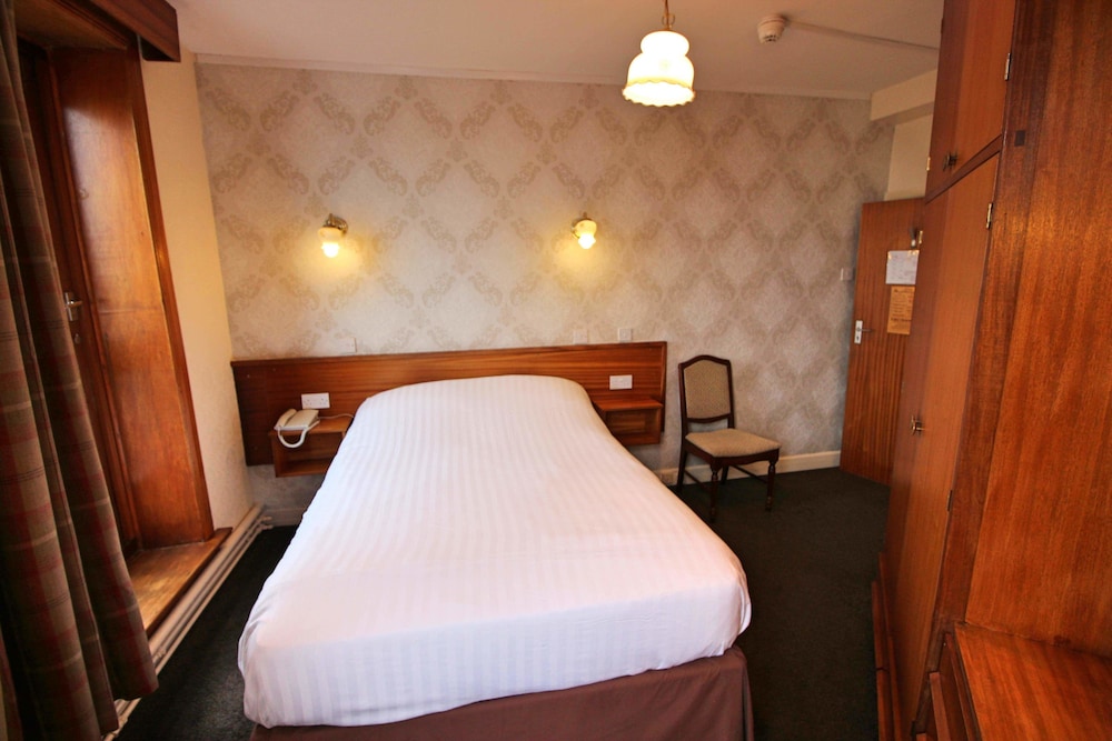 Standard Room, 1 Queen Bed, Air conditioning photo 3