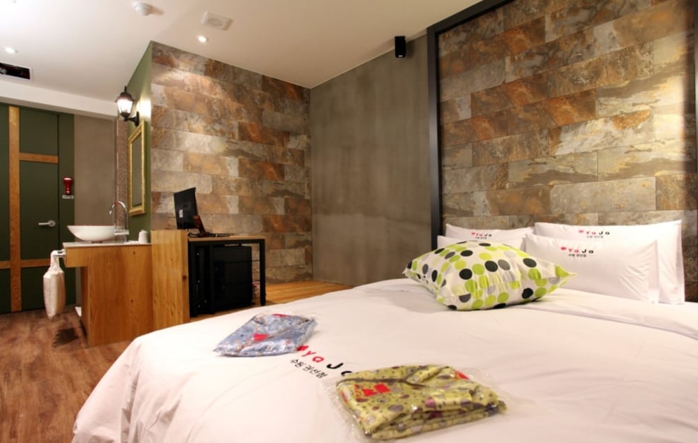 Standard Room photo 2