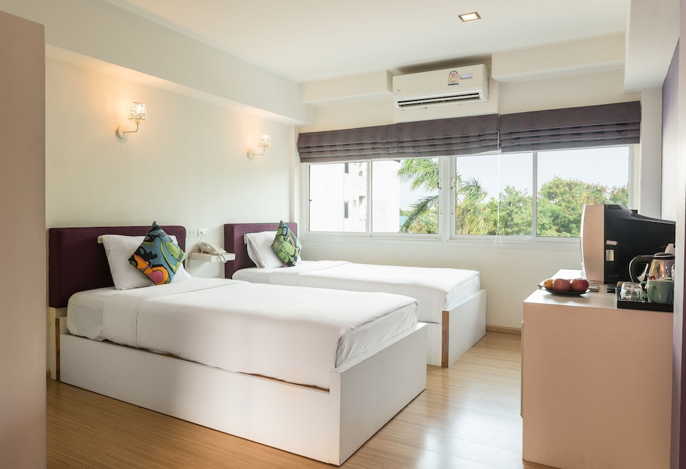 Superior Double or Twin Room, Non Smoking, Garden View - Photo 13