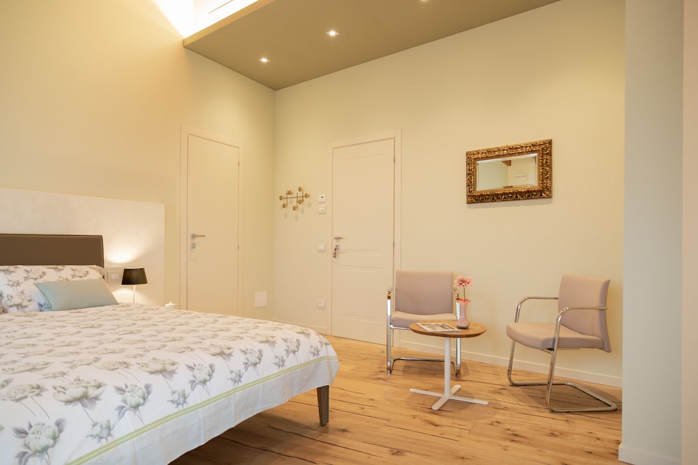 Comfort Room, Ensuite, Garden View photo 1