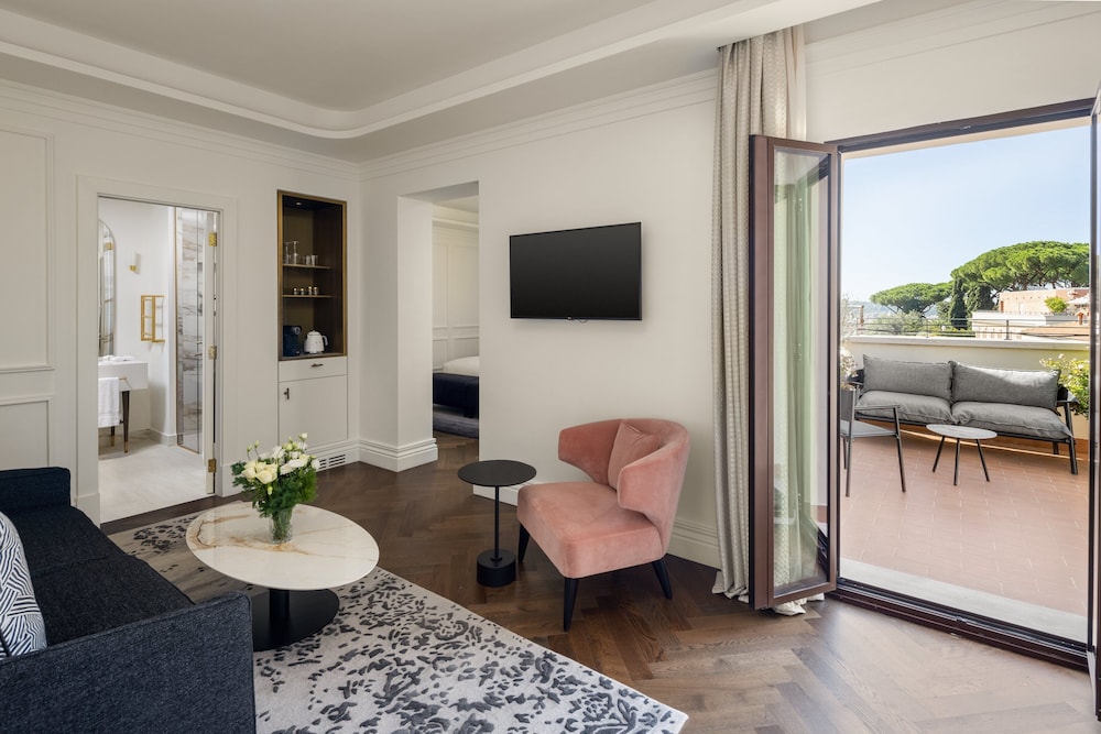 Suite, 1 Bedroom, Balcony (Via Veneto View) thumbnail 5