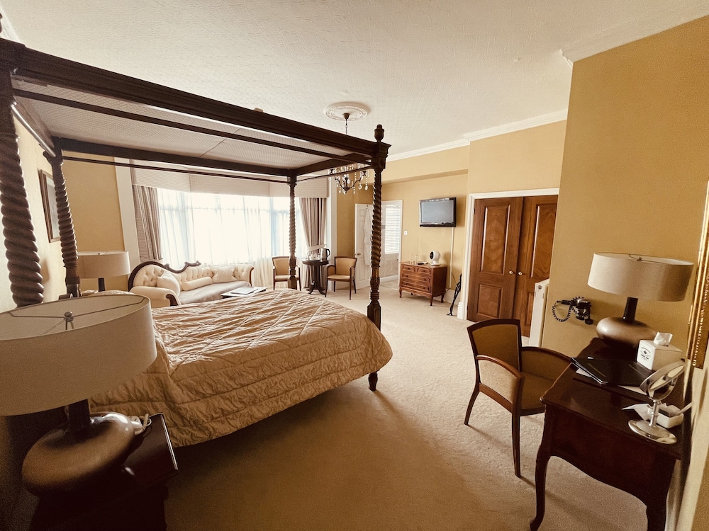 Deluxe Double Room, 1 King Bed photo 3