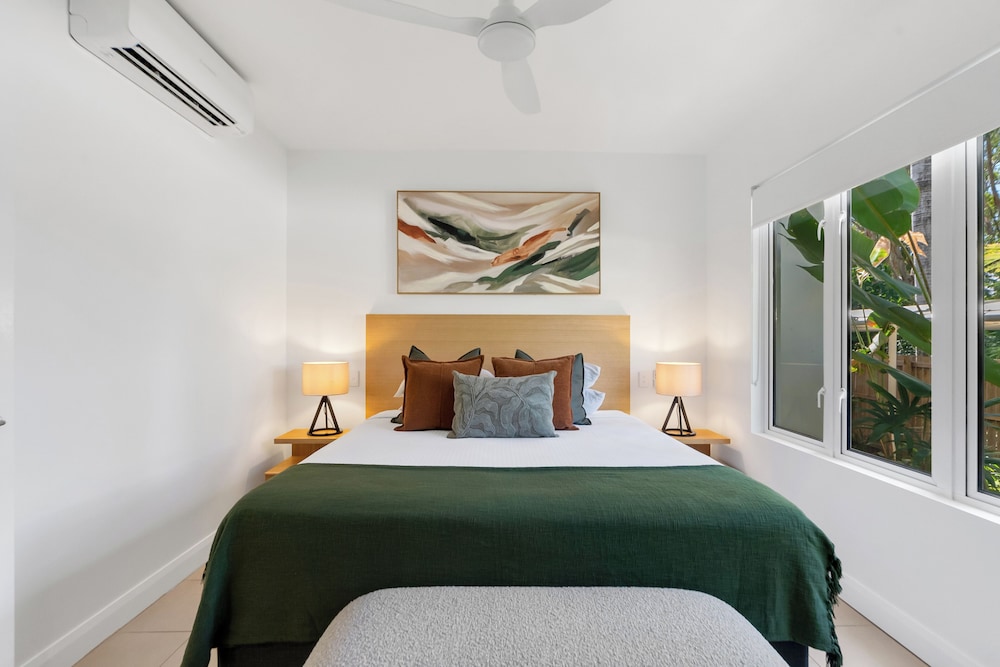 Ground Floor 2 Bedroom with patio and easy pool access (341718)