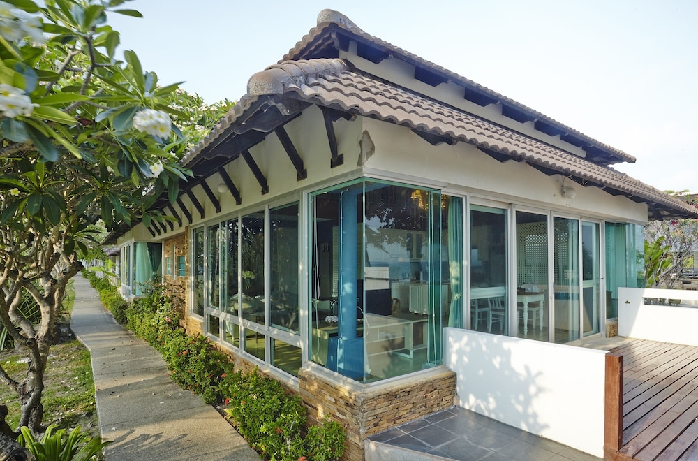 Family Villa, 3 Bedrooms, Private Pool, Beachfront photo 2