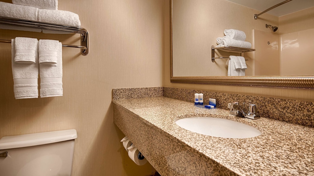 Deluxe Room, 2 Double Beds, Non Smoking, Refrigerator & Microwave - Photo 9