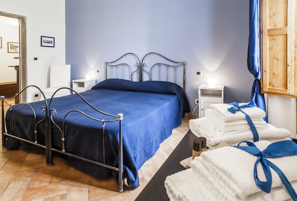 Deluxe Double or Twin Room, 1 Bedroom, Balcony, Garden View photo 1