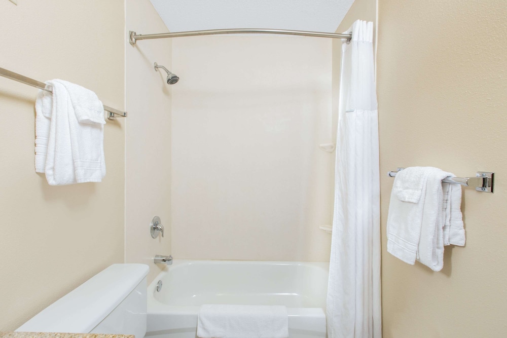 Upgraded, Double Room, 2 Double Beds, Non Smoking, Refrigerator - Photo 4