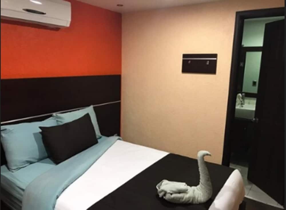Basic Single Room, 1 Double Bed photo 3