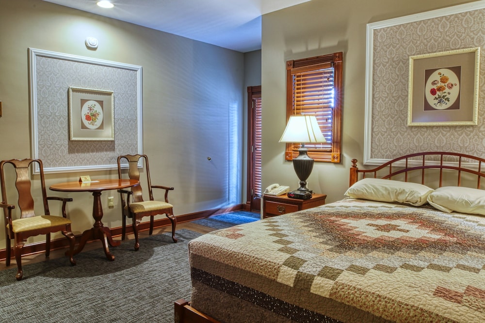 Standard Room, 1 Queen Bed photo 1