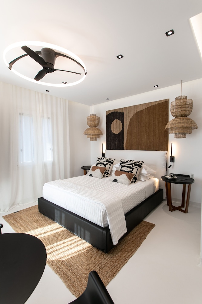 Deluxe Studio Suite, 1 Bedroom, Hot Tub, Sea View