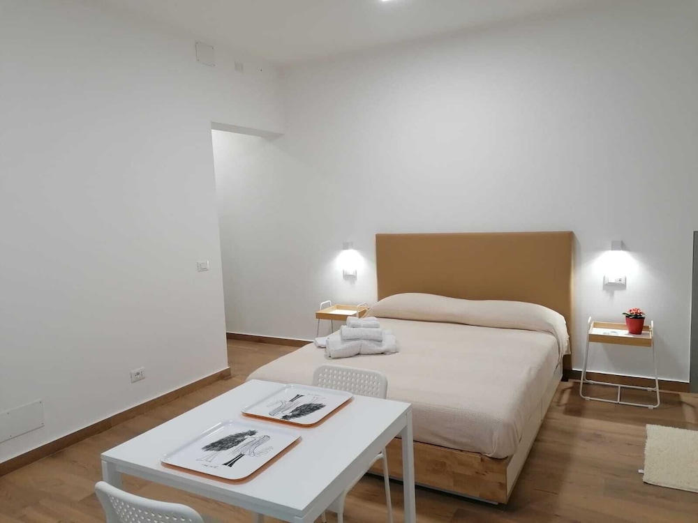 Suite, Balcony, Courtyard View