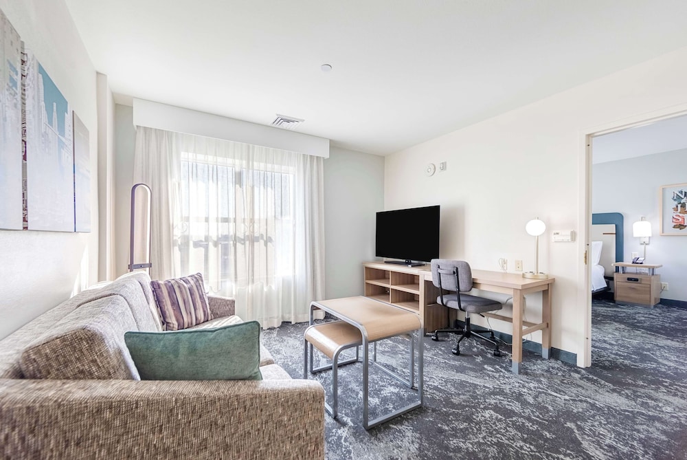 Suite, 1 King Bed, Accessible, Bathtub (Mobility & Hearing) - Photo 3