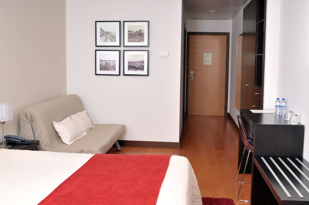 Standard Double or Twin Room - Photo 1