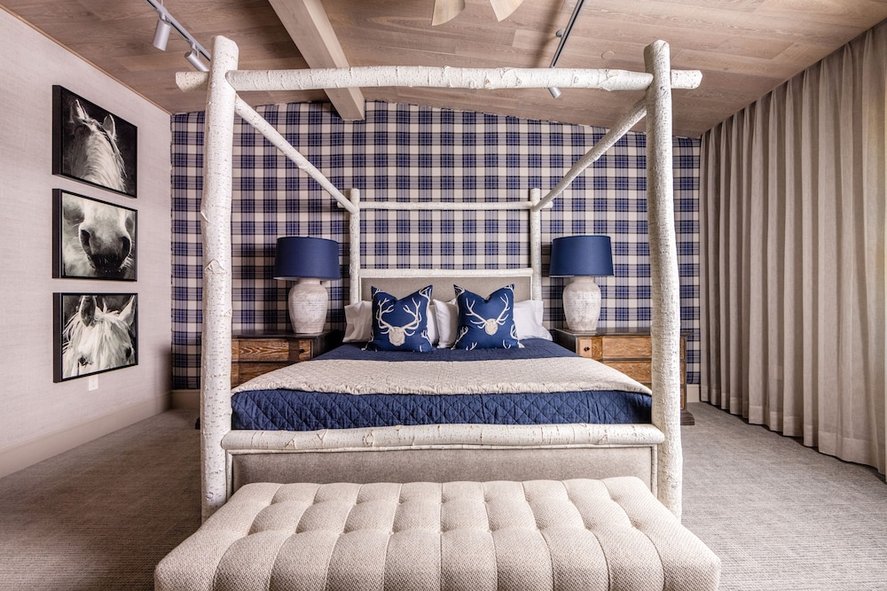 Standard Room, 1 King Bed photo 3