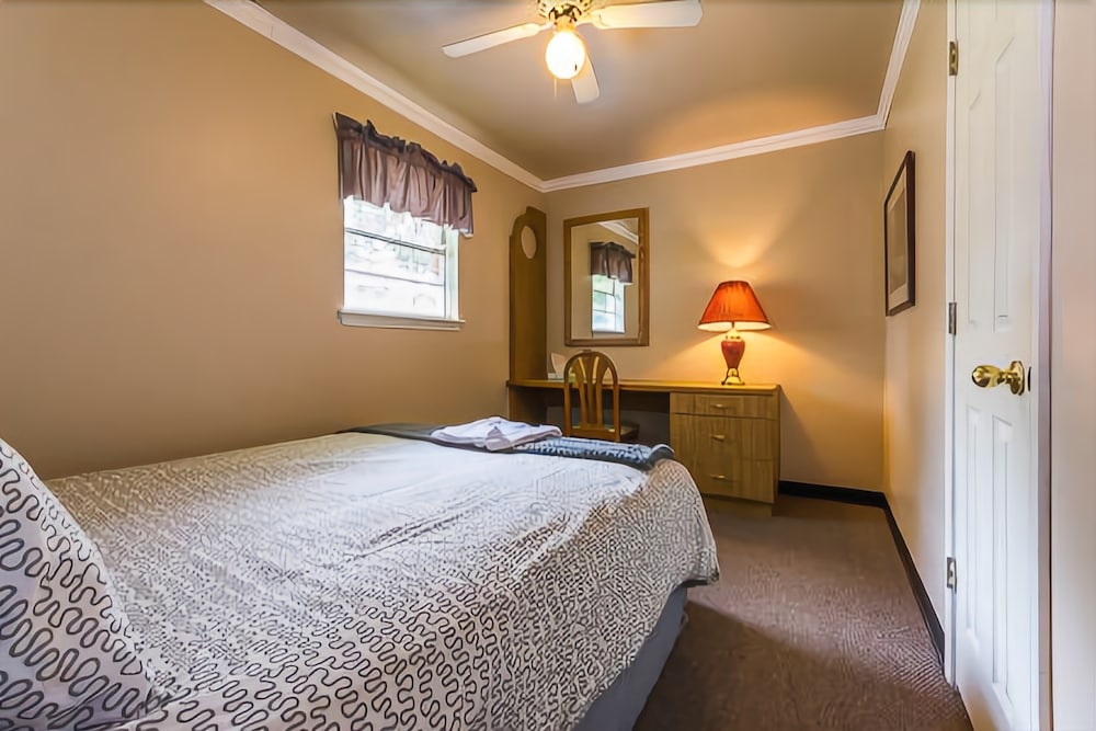 Standard Cabin, Multiple Beds, Non Smoking (208-214) photo 1