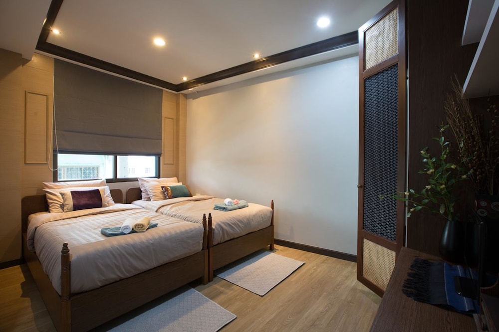 Twin Room with Shared Bathroom photo 1