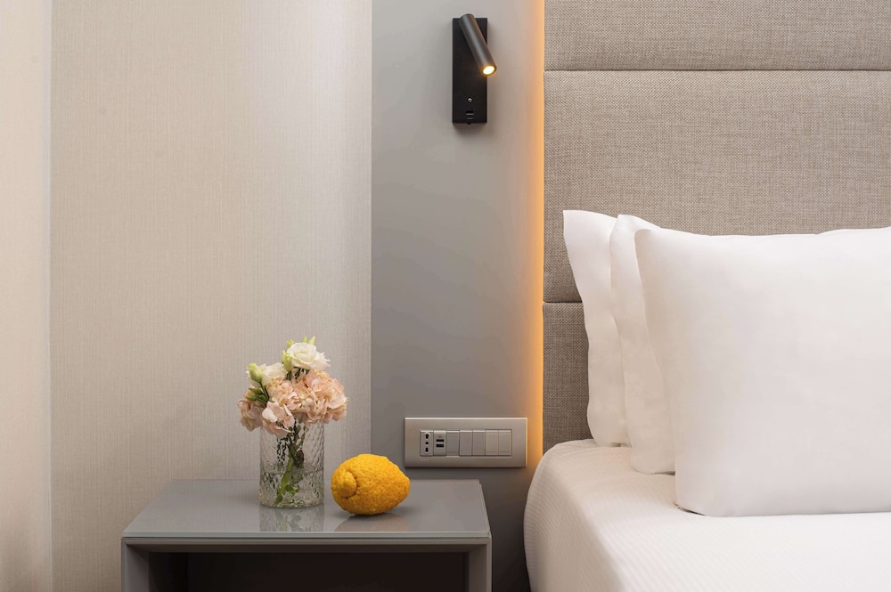 Premium Room, Balcony (Extra Large) - Photo 4