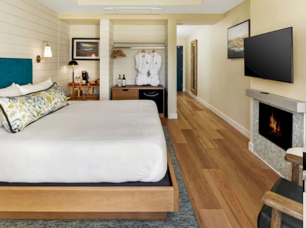 Suite, Accessible, Private Bathroom (CALIFORNIA KING PATIO - East) photo 2