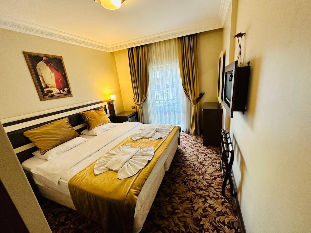 Standard Double or Twin Room, City View photo 1