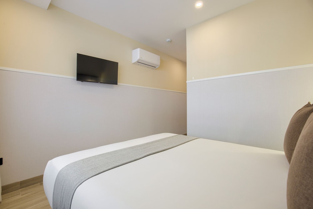 Dobo Madrid B90, Photo 6