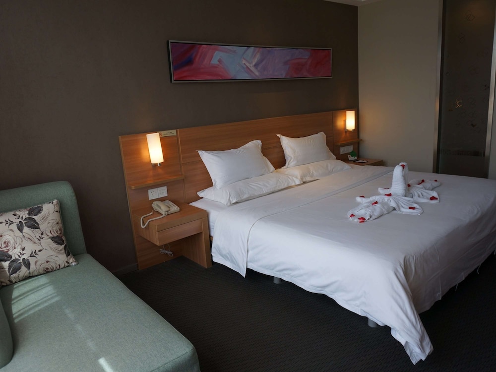 Superior Room, 1 King Bed photo 1