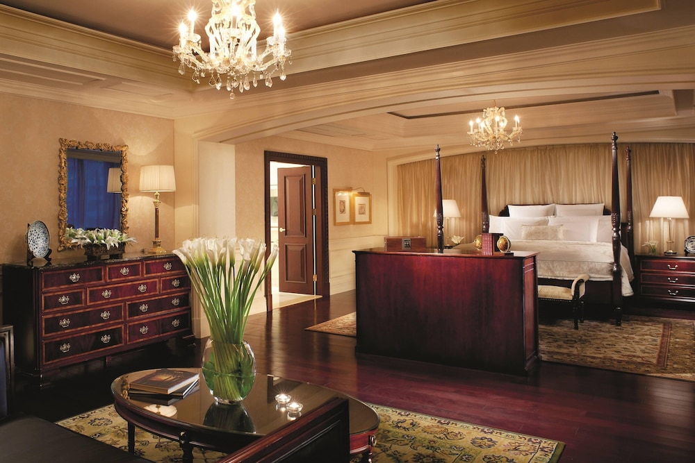 Club Suite, 1 King Bed, Garden View photo 1