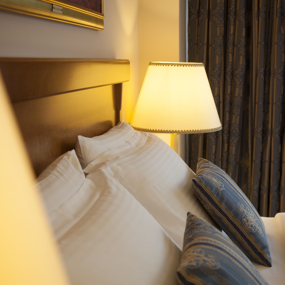 Suite - Photo 2