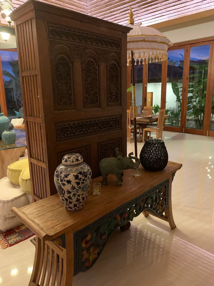 Villa photo 3