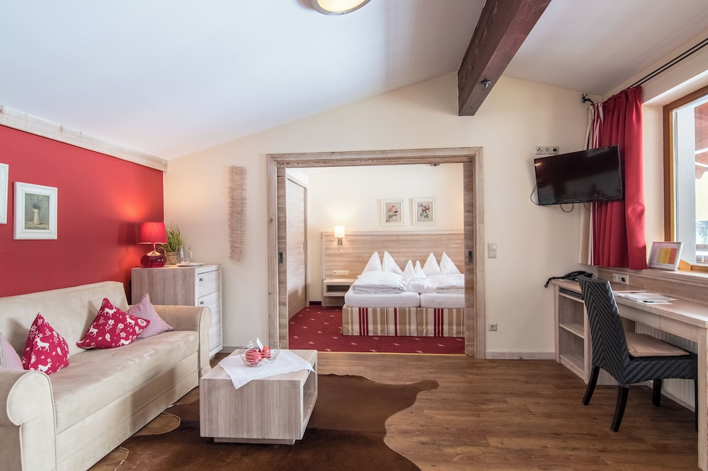 Family Suite, 2 Bedrooms, Lake View, Lakeside photo 1
