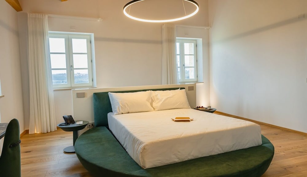 Executive Suite 154